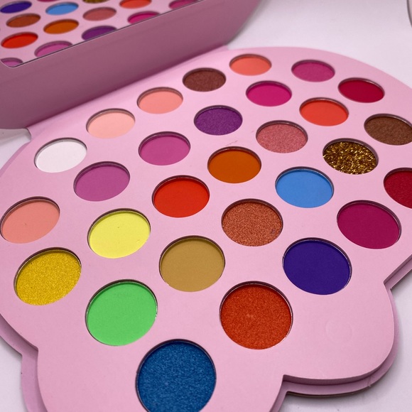 Hello Kitty Eyeshadow Palette with magnetic closure- Pink - New in box! - Picture 6 of 6